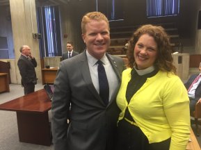 CiMFgj_WUAEbDSD.jpg-large